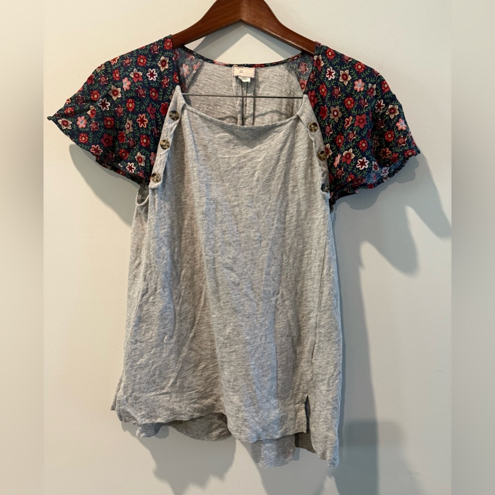 Anthropologie Gray Top with Floral Sleeves Size S